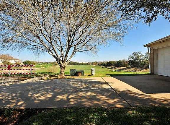 2nd image of 2118 E Gann Hill Dr