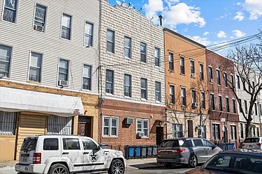477 Fairview Avenue MULTI image 1 of 12