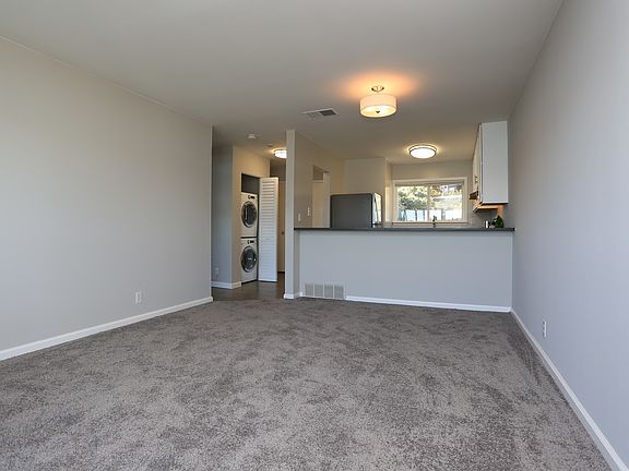 5th image of 120 Bulkley Ave APT 407
