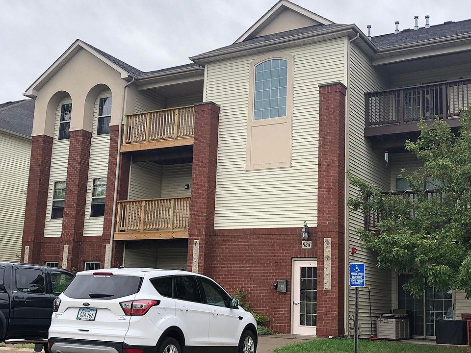 1st image of 835 Blue Sky Dr
