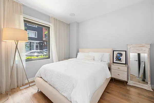 Rented by Douglas Elliman | media 16