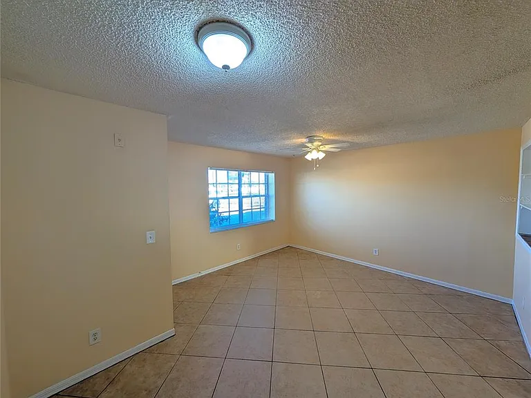 6415 S Roberts Ave #105 — Photo 5