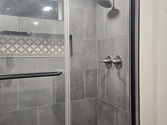 Suite shower