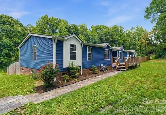 2nd image of 864 Stowe Ln