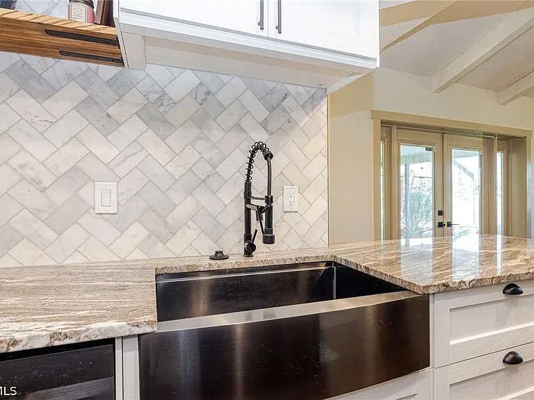 2507 Lakeview Dr — Photo 19