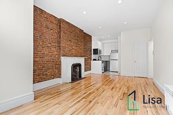 Rented by Lisa Management Inc | media 7