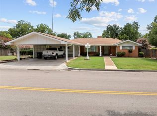 702 S 3rd St, Davis, OK 73030