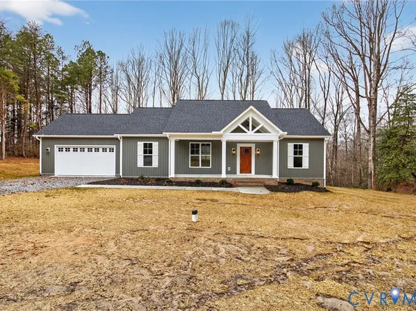 115 E Sunrise Dr, Warsaw, VA 22572