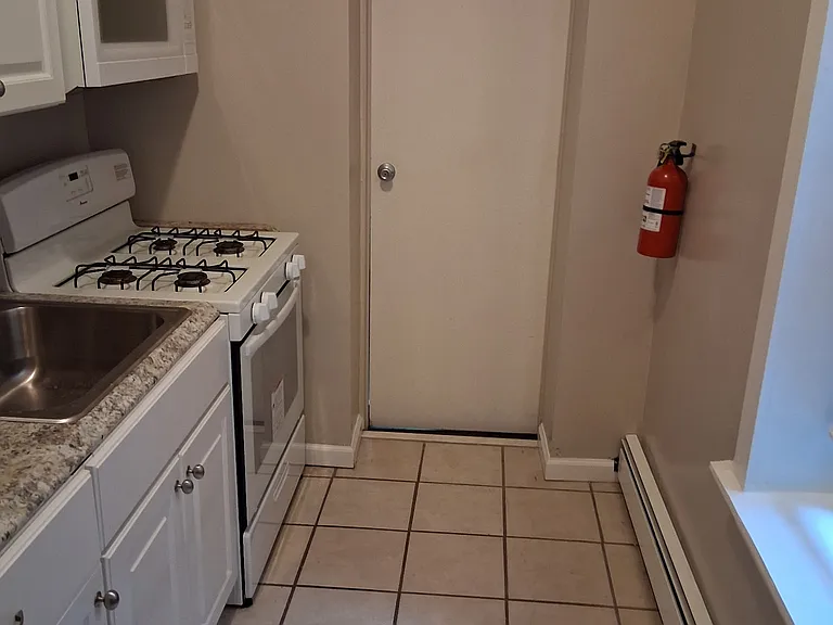 116 Peabody Pl — Photo 4