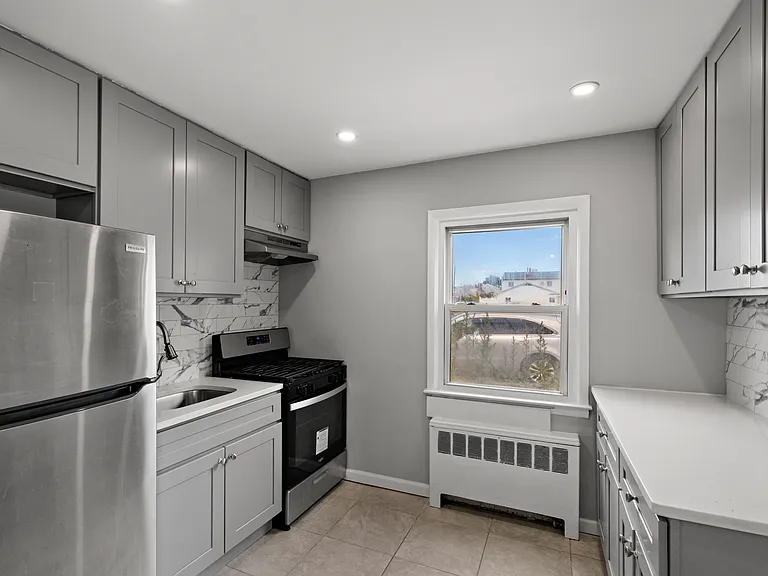 725 E Broadway #1 — Photo 2