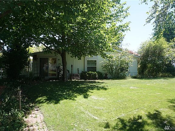 2nd image of 7 Lakeview Dr