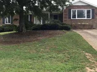 600 Woodlake Dr, Greensboro, NC 27406