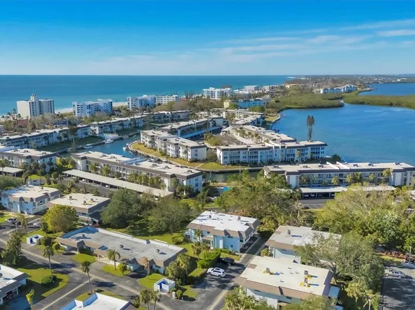 575 Sutton Pl #T-4, Longboat Key, FL 34228