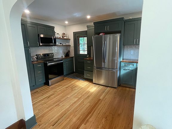 3rd image of 206 Palmer Ave