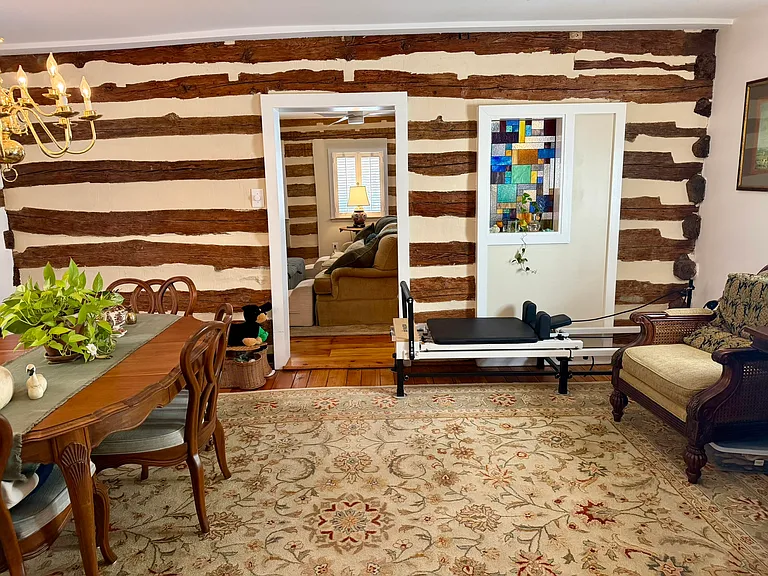 122 N Washington St — Photo 4