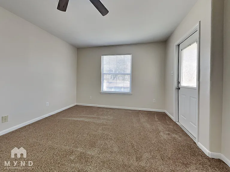 6128 Sidney St #B — Photo 8
