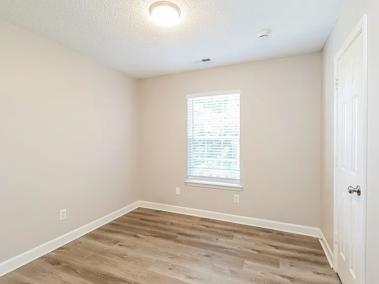 326 Kingville Dr — Photo 14