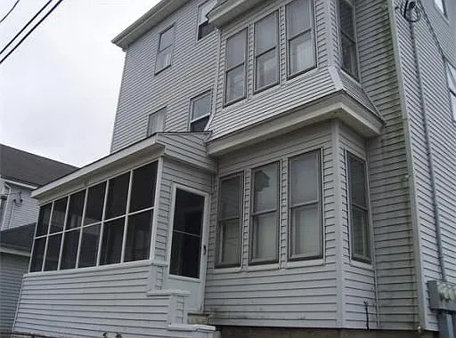 Building Photo 3