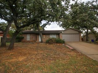 723 Koen Ln, Euless, TX 76040
