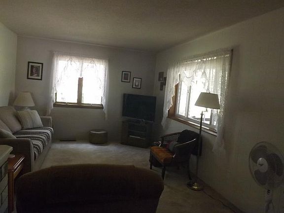 3rd image of 3940 Beaver Ct