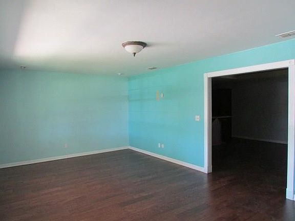 3rd image of 1321 S Kansas Ave