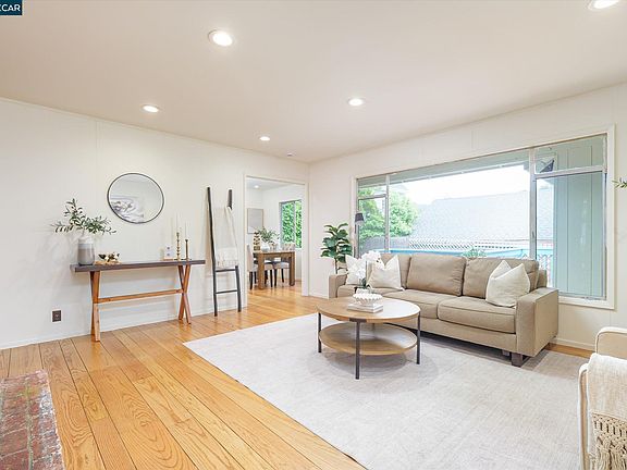 5th image of 315 Forbes Ave