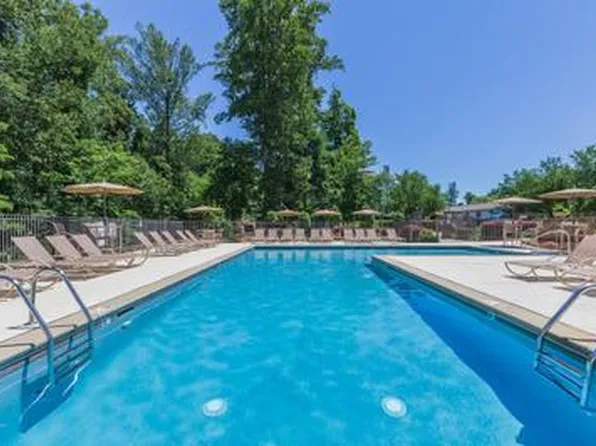600 Vista Lake Dr APT 208, Candler, NC 28715