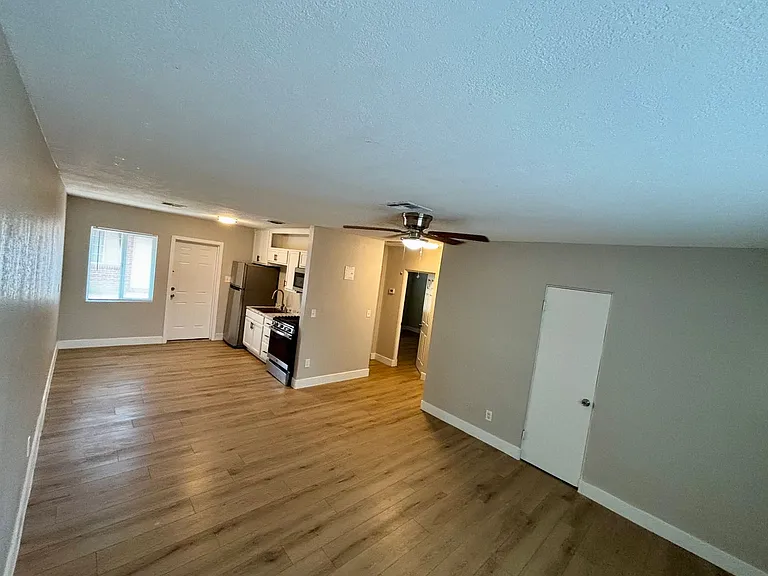 3836 N 15th Ave #7 — Photo 2