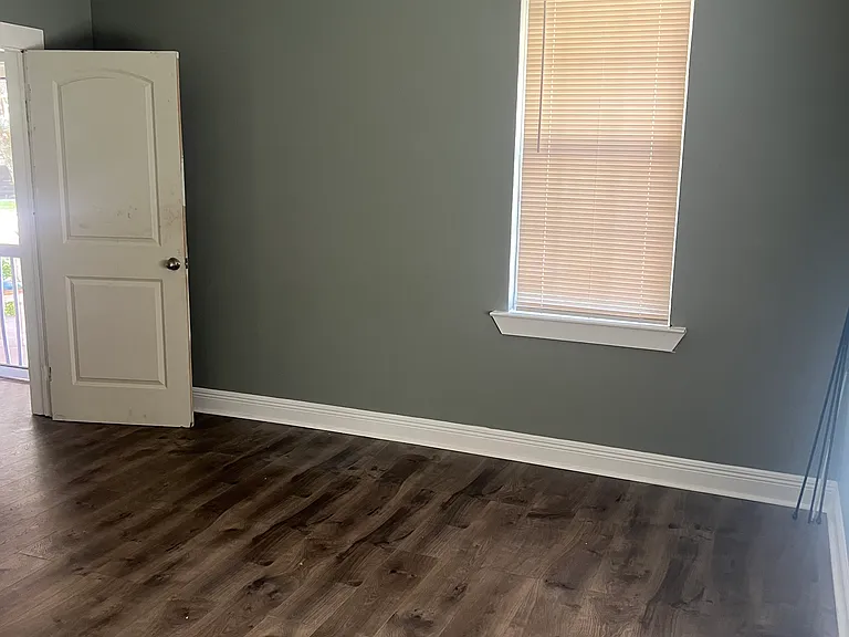 1421 Texas Ave — Photo 7