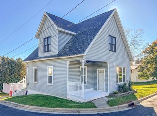 1805 23rd St, Hazel Green, WI 53811