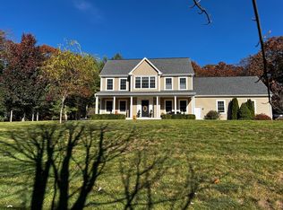 37 Olde Carriage Ln, Douglas, MA 01516
