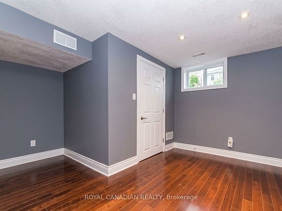 4th image of 512 Bloor St E #Basement