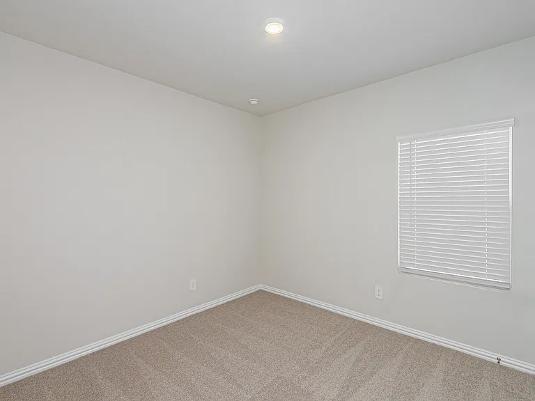 801 Leavenworth Dr — Photo 19
