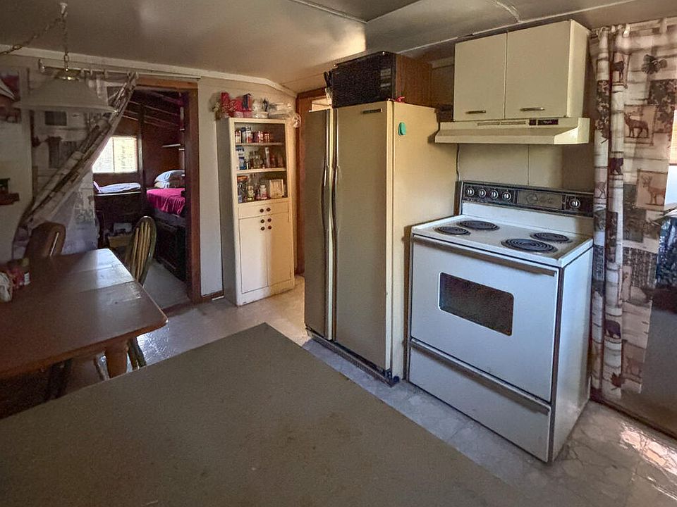 13th image of 1162 Cowley Hill Rd