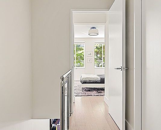 5th image of 167 Perry St