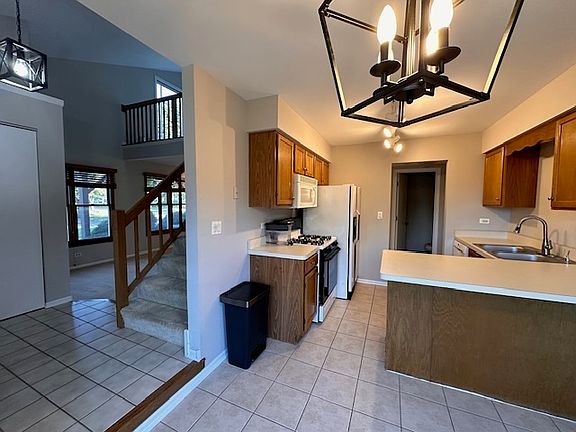 5th image of 1909 Wisteria Ct APT 1