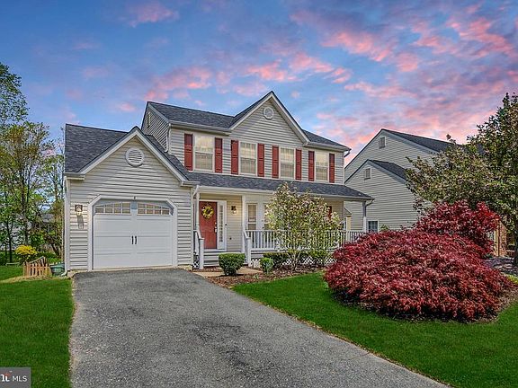Welcome Home! 4 Wellington Dr!