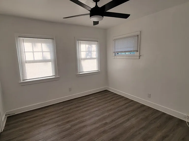 1274 W 89th St #2 — Photo 14