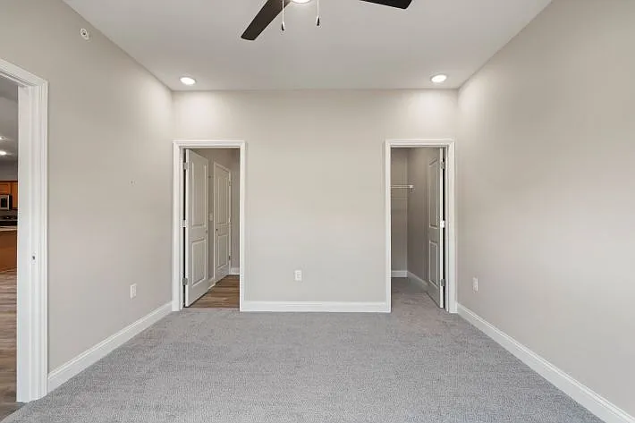 Adelyn Apartments — Photo 18