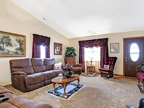 5th image of 4015 Oak Trail Dr
