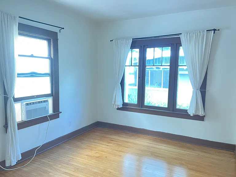 807 N Wilson Ave — Photo 13