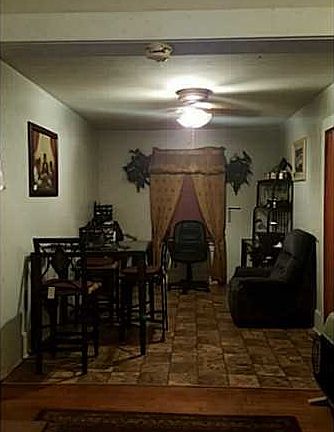 1555929_3
