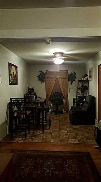 1555929_3
