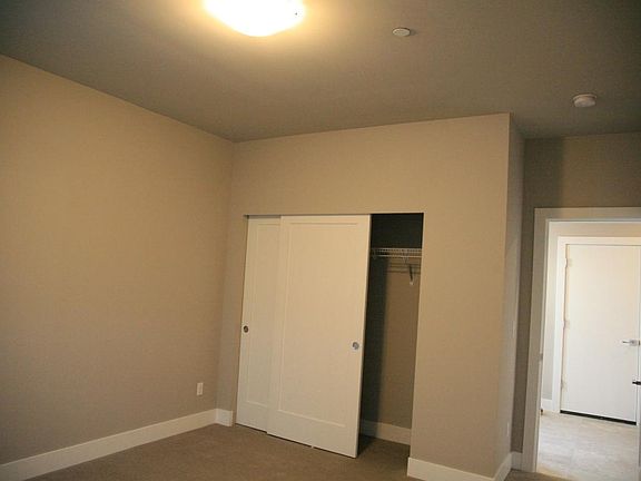 4th image of 324 2nd St S #16