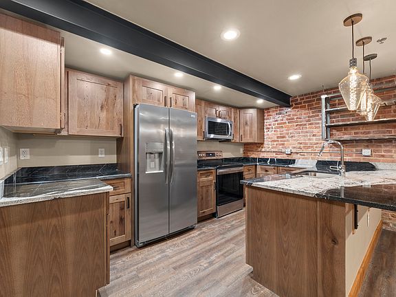4th image of 1128 N Grant St #20