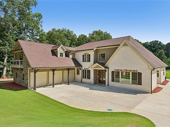 2nd image of 3944 Hamilton Mill Rd