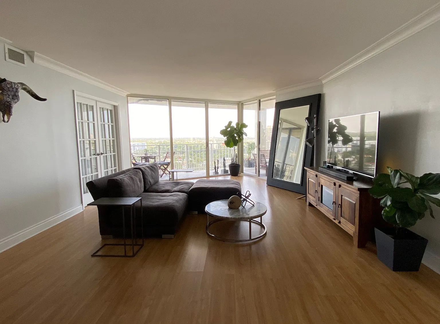 2 bed, 1300 sqft, $3,900 — Photo 3