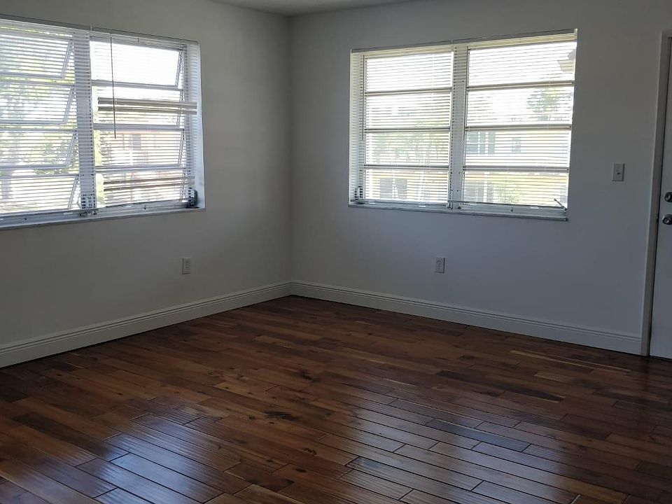 1st image of 165 NE 203rd Ter APT 18