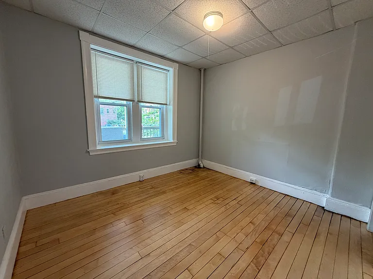 15 Lynde St #5 — Photo 6