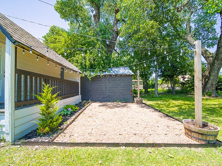 3533 NW 52nd St — Photo 38